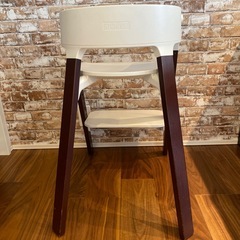 ストッケステップス　ホワイト/ウォルナットブラウン　子ども椅子　ハイチェアの画像