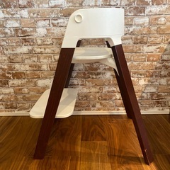 ストッケステップス　ホワイト/ウォルナットブラウン　子ども椅子　ハイチェアの画像