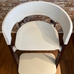 ストッケステップス　ホワイト/ウォルナットブラウン　子ども椅子　ハイチェアの画像