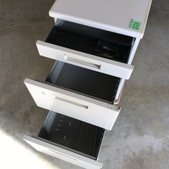 コクヨ　脇机の画像