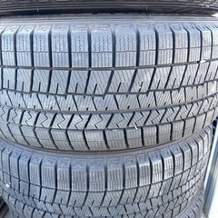 DUNLOP  235/60/18 スタッドレス2023年製の画像