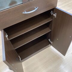 A-840【リユースのサカイ野々市店】ジモティ来店特価‼ 食器棚 木製 木目調 ブラウン クリーニング済みの画像
