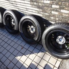 ホイール14インチ スタッドレスタイヤ（23年製造）の４本セット（１台分）の画像