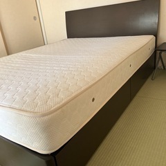 ダブルベットマットレス付き
の画像