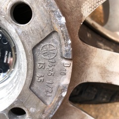 スタッドレスタイヤの画像