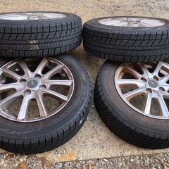 スタッドレスタイヤの画像