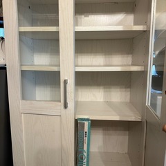 小さめ食器棚の画像