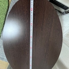 木製テーブルの画像