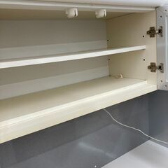A-846【リユースのサカイ野々市店】ジモティ来店特価‼ 食器棚 木製 ホワイト クリーニング済みの画像