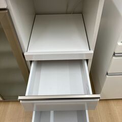 A-847【リユースのサカイ野々市店】ジモティ来店特価‼ レンジ台 木製 ホワイト クリーニング済みの画像