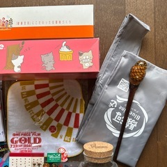 日用品いろいろ　ティッシュ、クリスマスシール他の画像