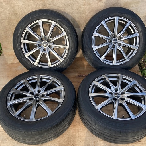 Toyo 18インチ タイヤ・ホイールセット