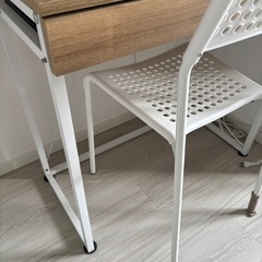 デスクと椅子セット
の画像