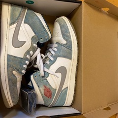 28cm NIKE　エアジョーダン1Mid SE White/Hyper Royal/Redの画像