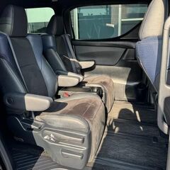 ＼ 誰でも車が買える次世代低与信ローン専門店／ 安心の１年保証付き 距離無制限！中古車販売 カーメル山梨店　平成２８年　トヨタ　ヴェルファイア　93,000㌔の画像