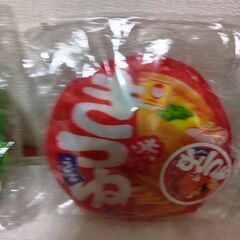 取引決定！　赤いきつねと緑のたぬきポーチセットの画像