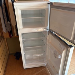 Hisense 冷蔵庫 HR-B12Cの画像