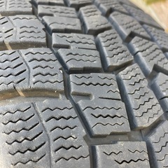 15インチスタッドレスタイヤ溝6山4本の画像