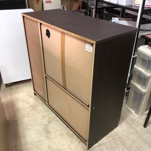 ブラウン食器棚