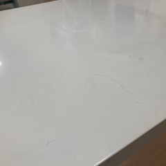 ダイニングテーブル、イス2脚、テレビ台の画像