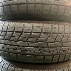 年式2022YOKOHAMA 195/65r15スタッドレスタイヤホイール4本セット。の画像
