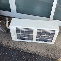 [商談中]三菱エアコン霧ヶ峰本体+室外機 冷暖房両用 MSZ-ZW565S-W 2015年の画像