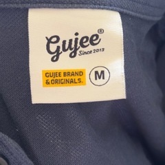 襟付きのTシャツの画像