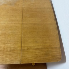 木製ダイニングテーブルの画像