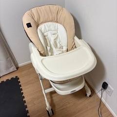 コンビ　Combi ハイローチェア　テーブル付き
の画像