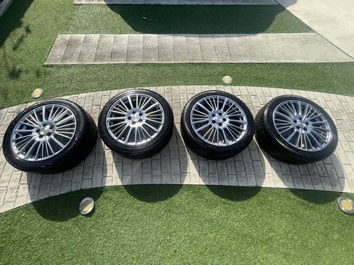 スタッドレスタイヤ　ハイフライ 215/45R17　プリウス30  