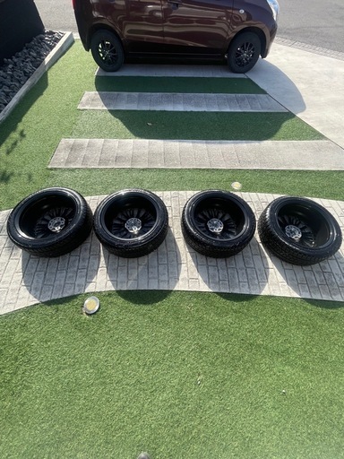 スタッドレスタイヤ　ハイフライ 215/45R17　プリウス30  