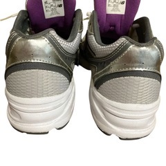 ニューバランス スニーカー 4E 幅広 25.5㎝の画像