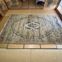 絨毯 アンティーク 花柄  ベージュの画像