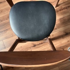 ダイニングテーブル・チェア4脚の画像