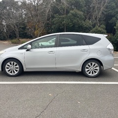 トヨタ プリウスαの画像