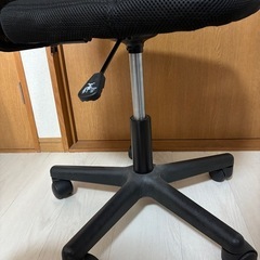 オフィスチェア　黒の画像