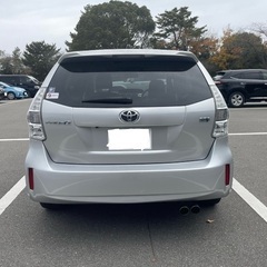 トヨタ プリウスαの画像