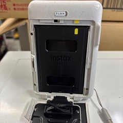 ★新入荷 富士フイルム FUJIFILM チェキ インスタントカメラINS MINI HM1 STONE WHITEの画像