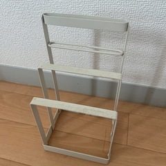 今週末のお取引きで100円引き✨まとめ買いでさらに50円引き✨タオルかけ、フライパン収納など整理整頓セットの画像