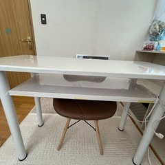 ネイルテーブルの画像