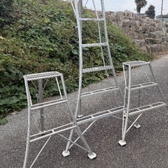 アルミ園芸用三脚の画像