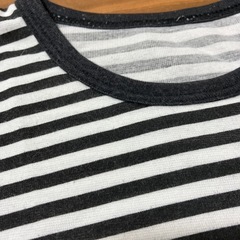 長袖カットソー 白黒ストライプ　120の画像