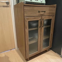 ニトリ　リビングボード　キャビネット　食器棚の画像