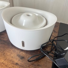 猫　給水器の画像