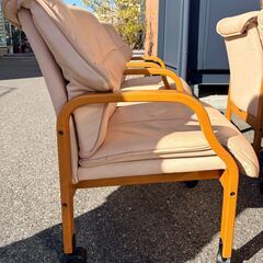 【中古品】12月15日までに、取りに来れる方限定。使用感あり、キズ汚れ有り、アイボリー色、レア商品の画像