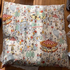 中古　80×80cm 大型クッション　日焼け有の画像