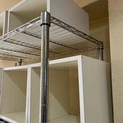 白いボックス棚の画像