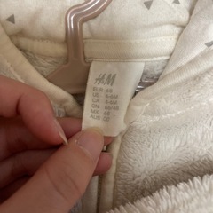 h&m子供用フード付きジャンバーの画像