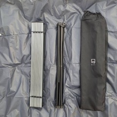 折りたたみキャンプテーブル Qualz ロールトップテーブルの画像