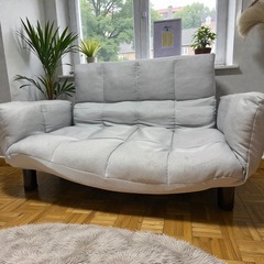 2人掛けソファ｜中古｜コンパクト・シンプル｜使用感あり（シミあり）の画像